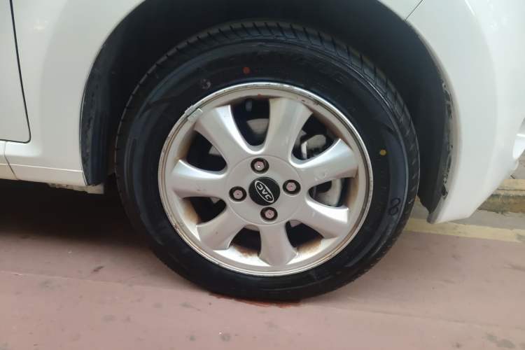 Used JAC iEV6E 2017 iEV6E Time Edition Right Front Wheel Hub