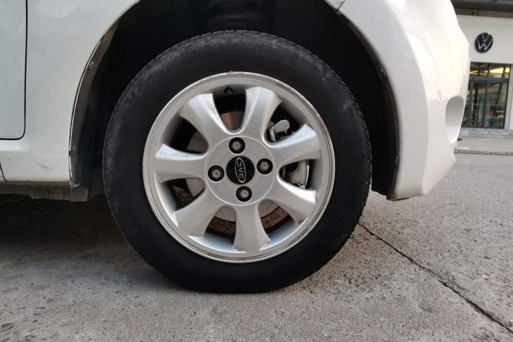 Used JAC iEV6E 2017 iEV6E Time Edition Right Front Wheel Hub
