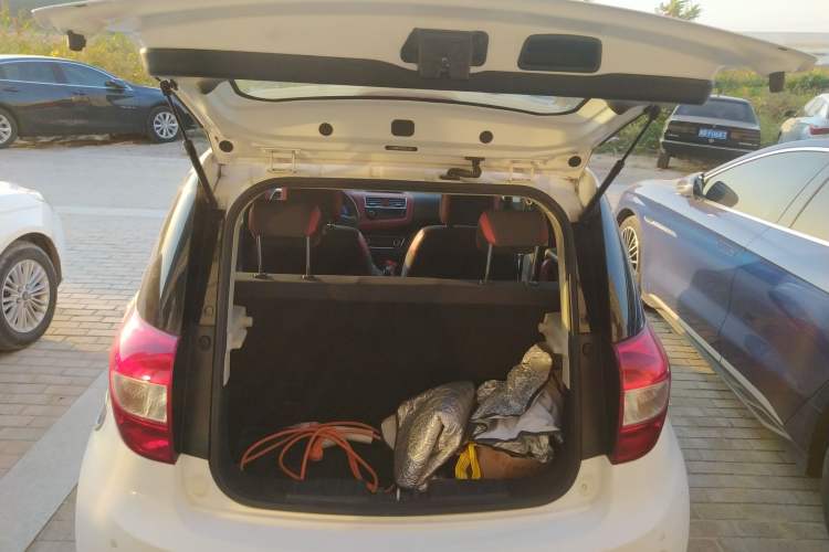 Used JAC iEV6E 2017 iEV6E Time Edition Trunk