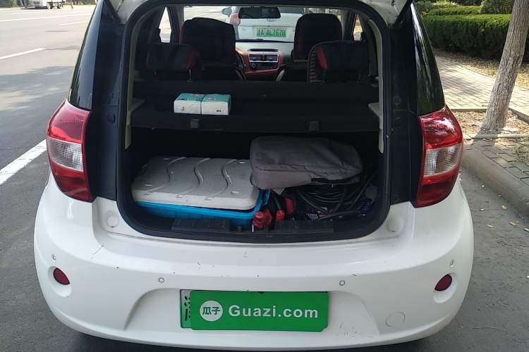 Used JAC iEV6E 2017 iEV6E Time Edition Trunk