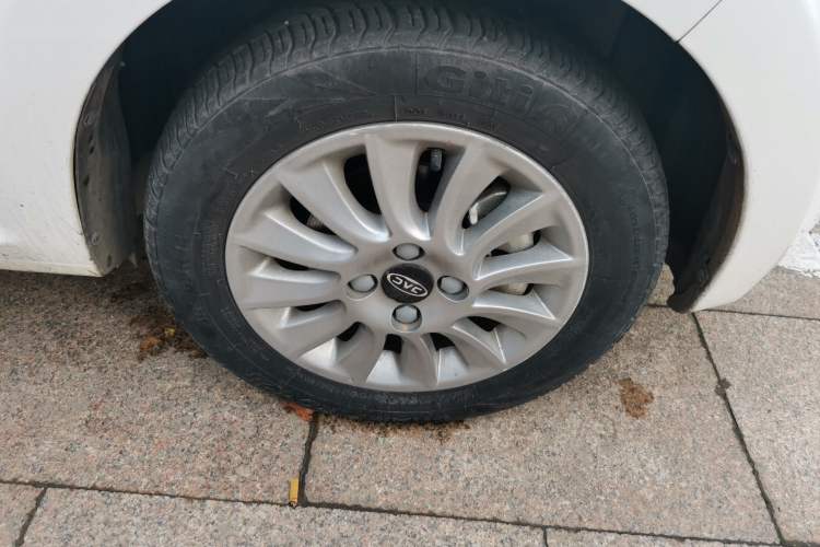 Used JAC iEV6E 2018 Upgraded Edition iEV6E Luxury Smart Model Right Front Wheel Hub