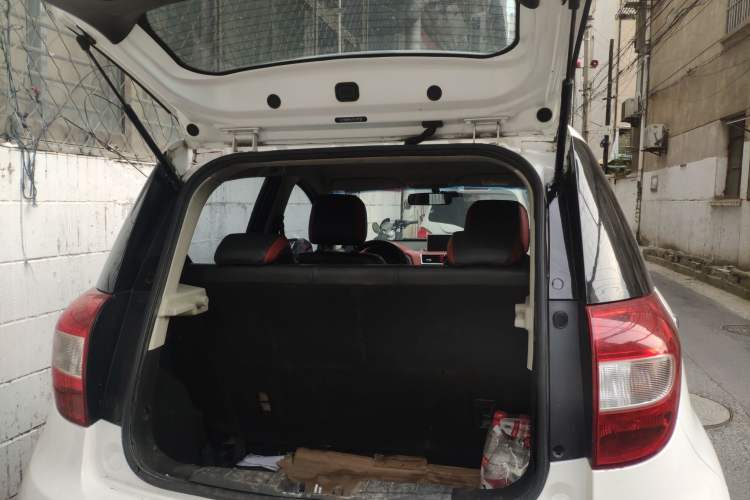Used JAC iEV6E 2018 Sport Version iEV6E Smart Edition Trunk