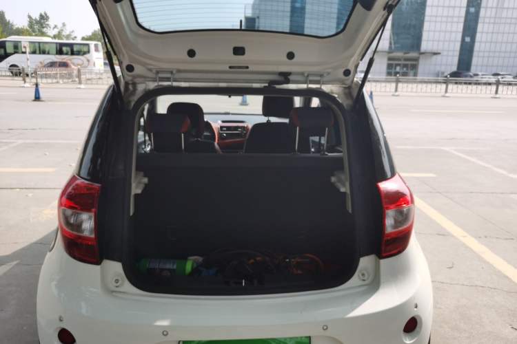 Used JAC iEV6E 2018 Upgraded Edition iEV6E Luxury Smart Model Trunk
