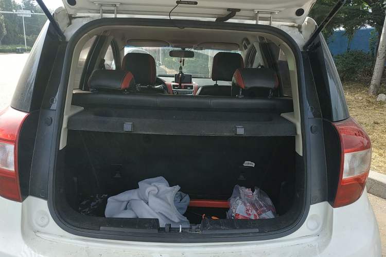 Used JAC iEV6E 2018 Sport Version iEV6E Smart Edition Trunk
