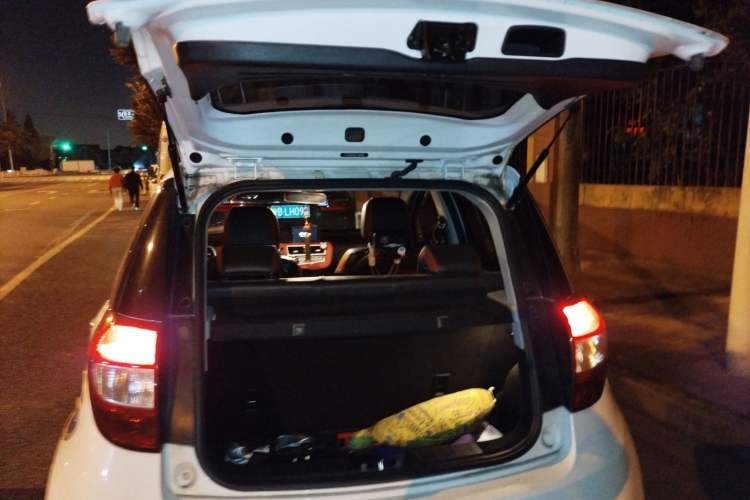 Used JAC iEV6E 2018 Sport Version iEV6E Smart Edition Trunk