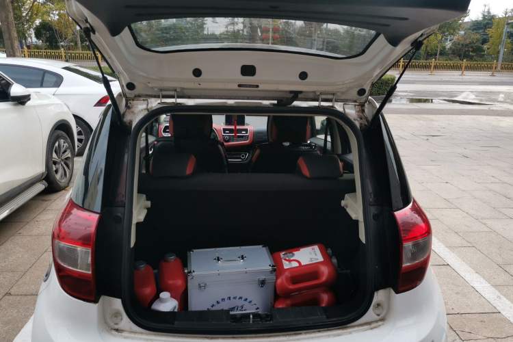 Used JAC iEV6E 2018 Upgraded Edition iEV6E Luxury Smart Model Trunk