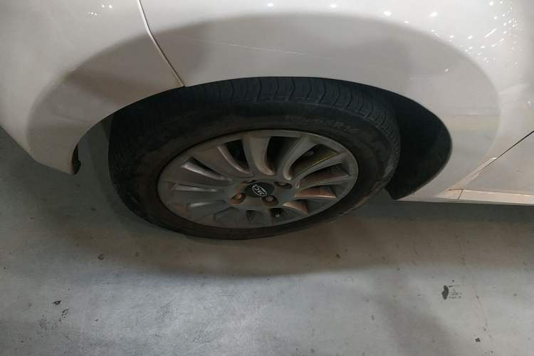 Used JAC iEV6E 2019 Upgraded iEV6E Luxury Smart Edition Deluxe Package Left Front Wheel Hub