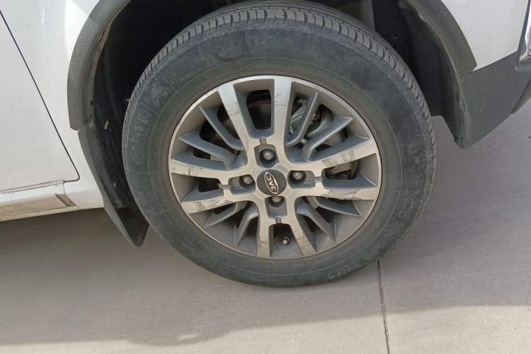 Used JAC iEV6E 2019 Sport Edition iEV6E Deluxe Smart Version Right Front Wheel Hub