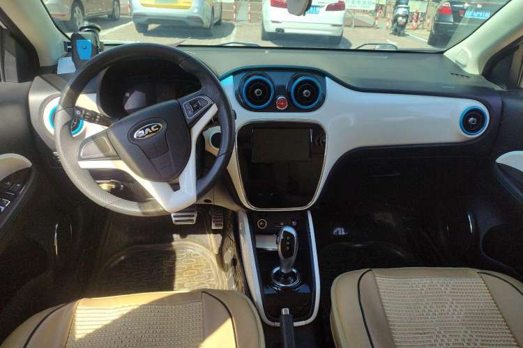 Used JAC iEV7 2019 iEV7L Luxury Smart Model Center Console