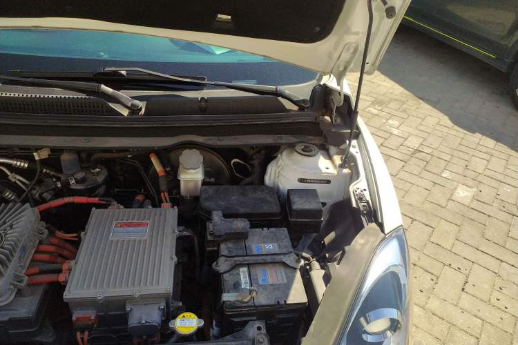 Used JAC iEV7 2019 iEV7L Luxury Smart Model Engine Bay Left