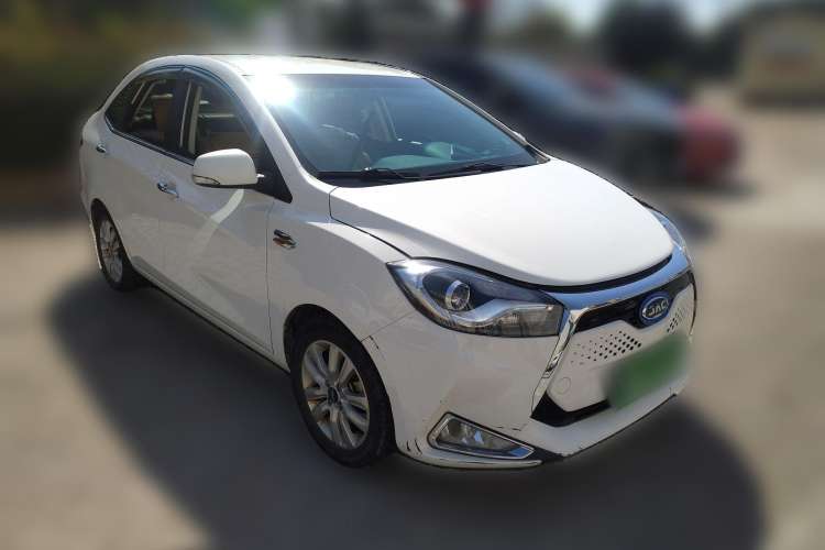 Used JAC iEV7 2019 iEV7L Luxury Smart Model Front Right 45 Deg