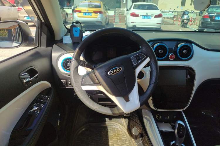 Used JAC iEV7 2019 iEV7L Luxury Smart Model Steering Wheel