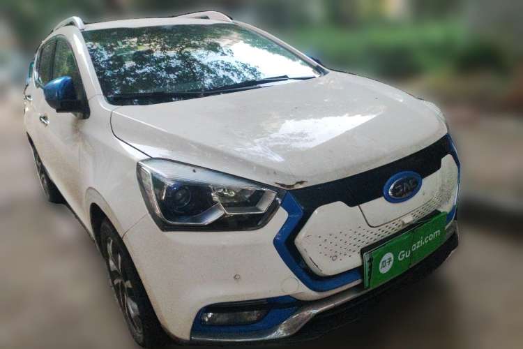 Used JAC iEV7S 2018 Smart Enjoyment Model Front Right 45 Deg