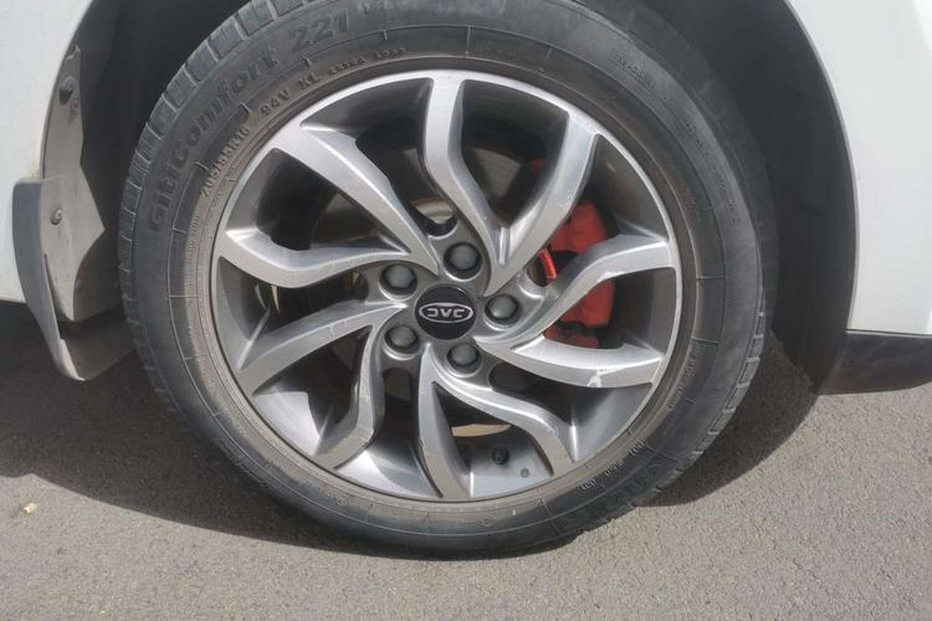 Used JAC iEV7S 2018 Smart Enjoyment Model Right Front Wheel Hub