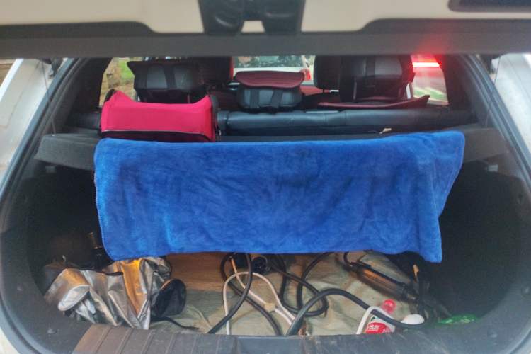 Used JAC iEV7S 2018 Smart Enjoyment Model Trunk