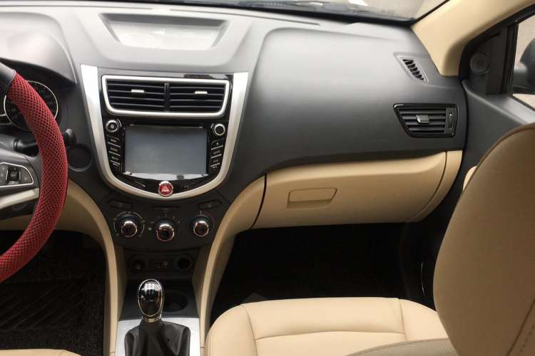 Used JAC J6 A30 2013 1.5L Manual Luxury Model China IV Standard Center Console