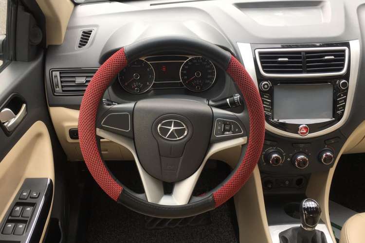 Used JAC J6 A30 2013 1.5L Manual Luxury Model China IV Standard Steering Wheel