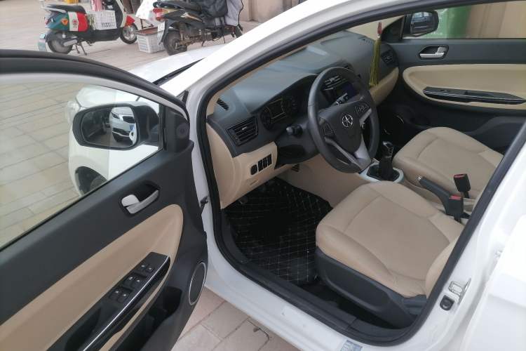 Used JAC J6 A30 2013 1.5L Manual Luxury Model China IV Standard Driver Seat