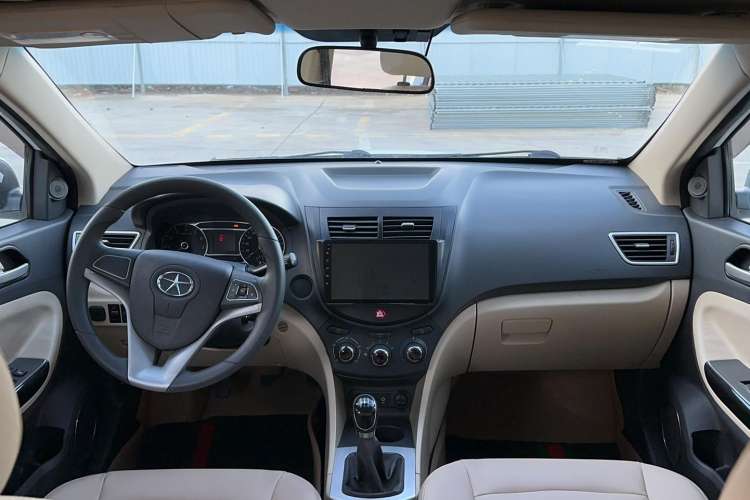 Used JAC J6 A30 2013 1.5L Manual Luxury Model China IV Standard Interior 2