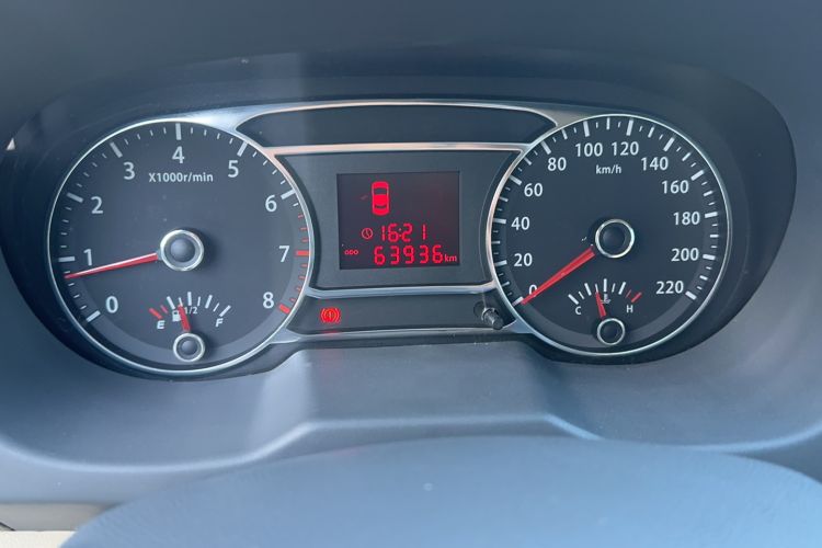 Used JAC J6 A30 2013 1.5L Manual Luxury Model China IV Standard Odometer Close Up