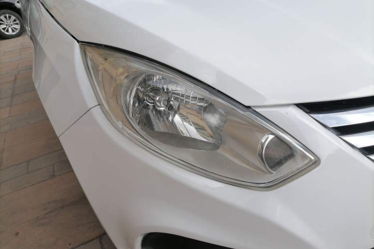 Used JAC J6 A30 2013 1.5L Manual Luxury Model China IV Standard Right Front Headlight