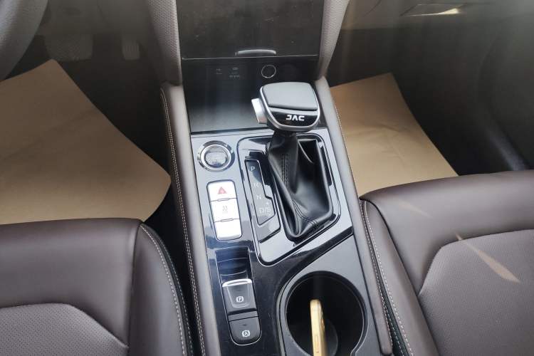 Used JAC J7 2020 1.5T CVT Elite Model Gear Lever
