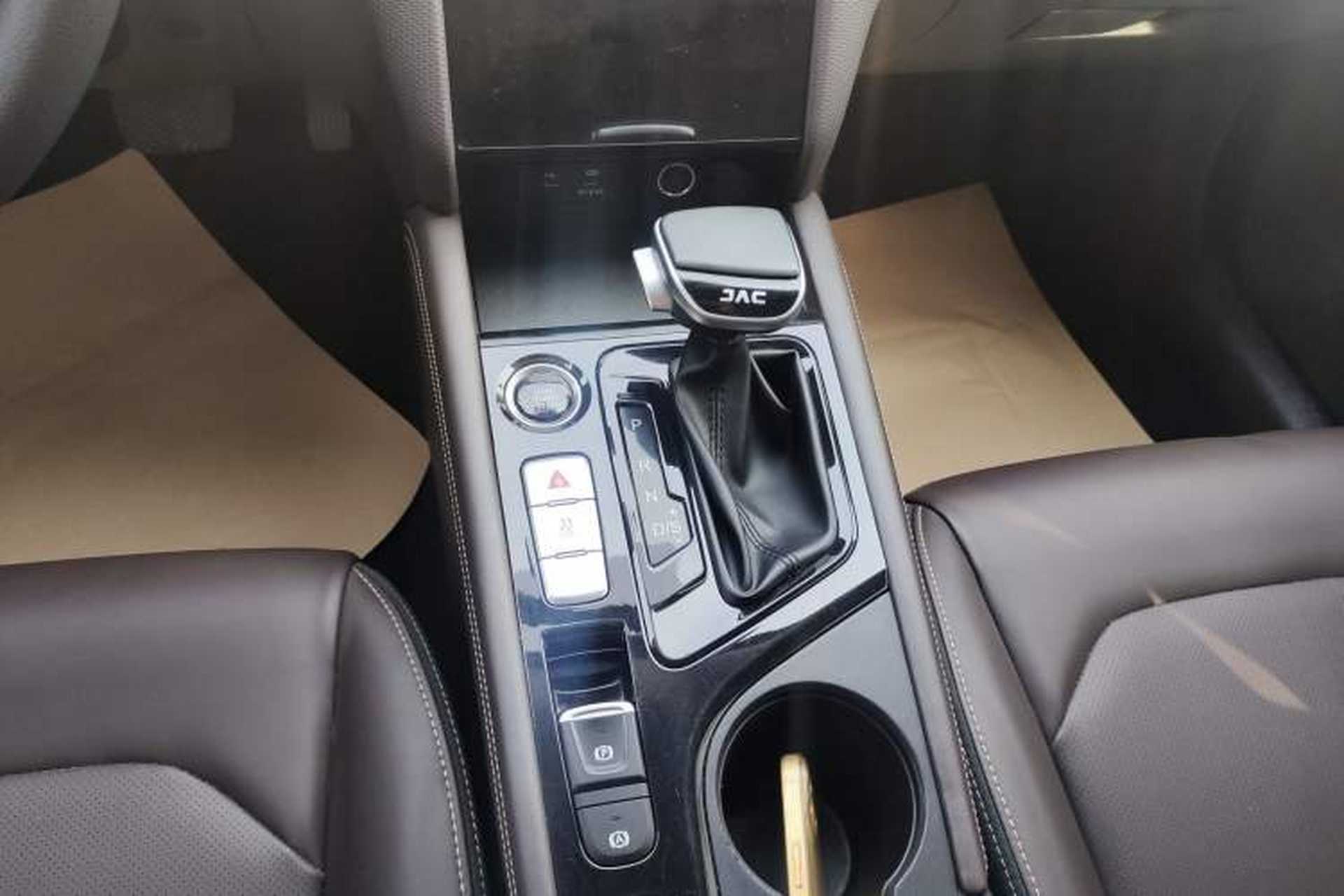 Used JAC J7 2020 1.5T CVT Elite Model Gear Lever