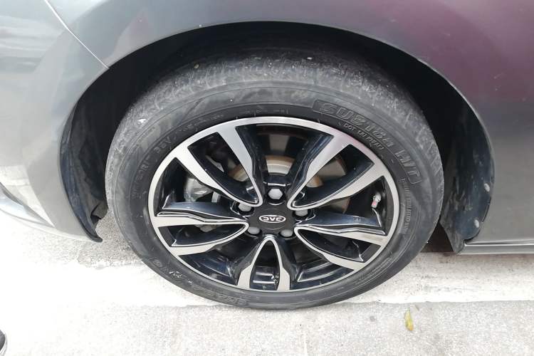 Used JAC J7 2020 1.5T CVT Superior Trim Left Front Wheel Hub