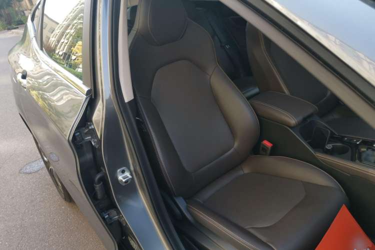 Used JAC J7 2020 1.5T CVT Superior Trim Right Front Seat