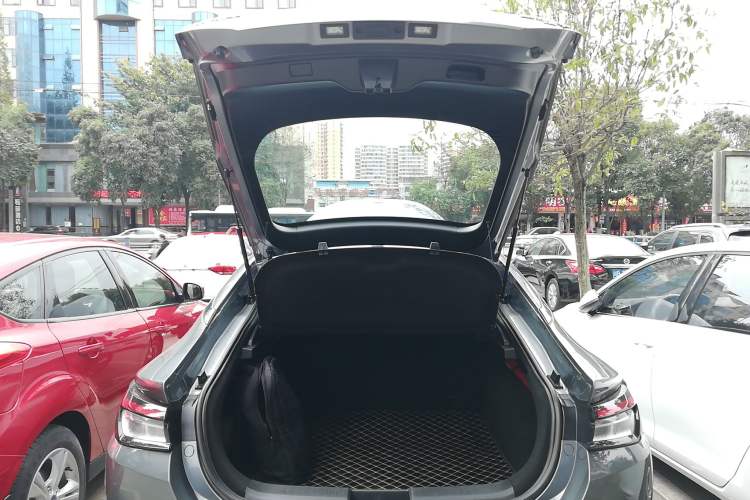 Used JAC J7 2020 1.5T CVT Superior Trim Trunk