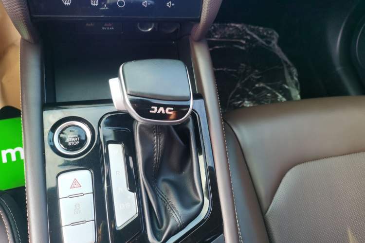 Used JAC J7 2020 1.5T CVT Superior Trim Gear Lever