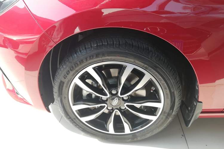 Used JAC J7 2020 1.5T CVT Superior Trim Left Front Wheel Hub