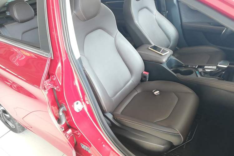 Used JAC J7 2020 1.5T CVT Superior Trim Right Front Seat