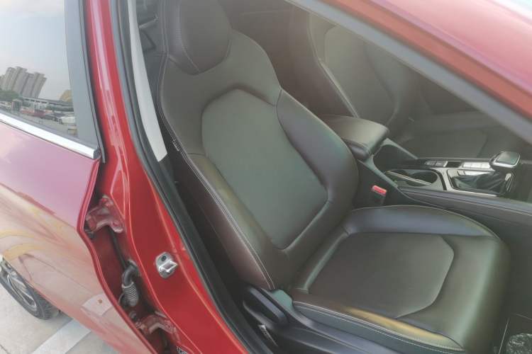 Used JAC J7 2020 1.5T CVT Superior Trim Right Front Seat