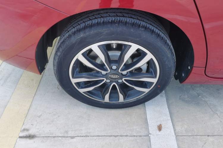 Used JAC J7 2020 1.5T CVT Superior Trim Right Rear Wheel Hub