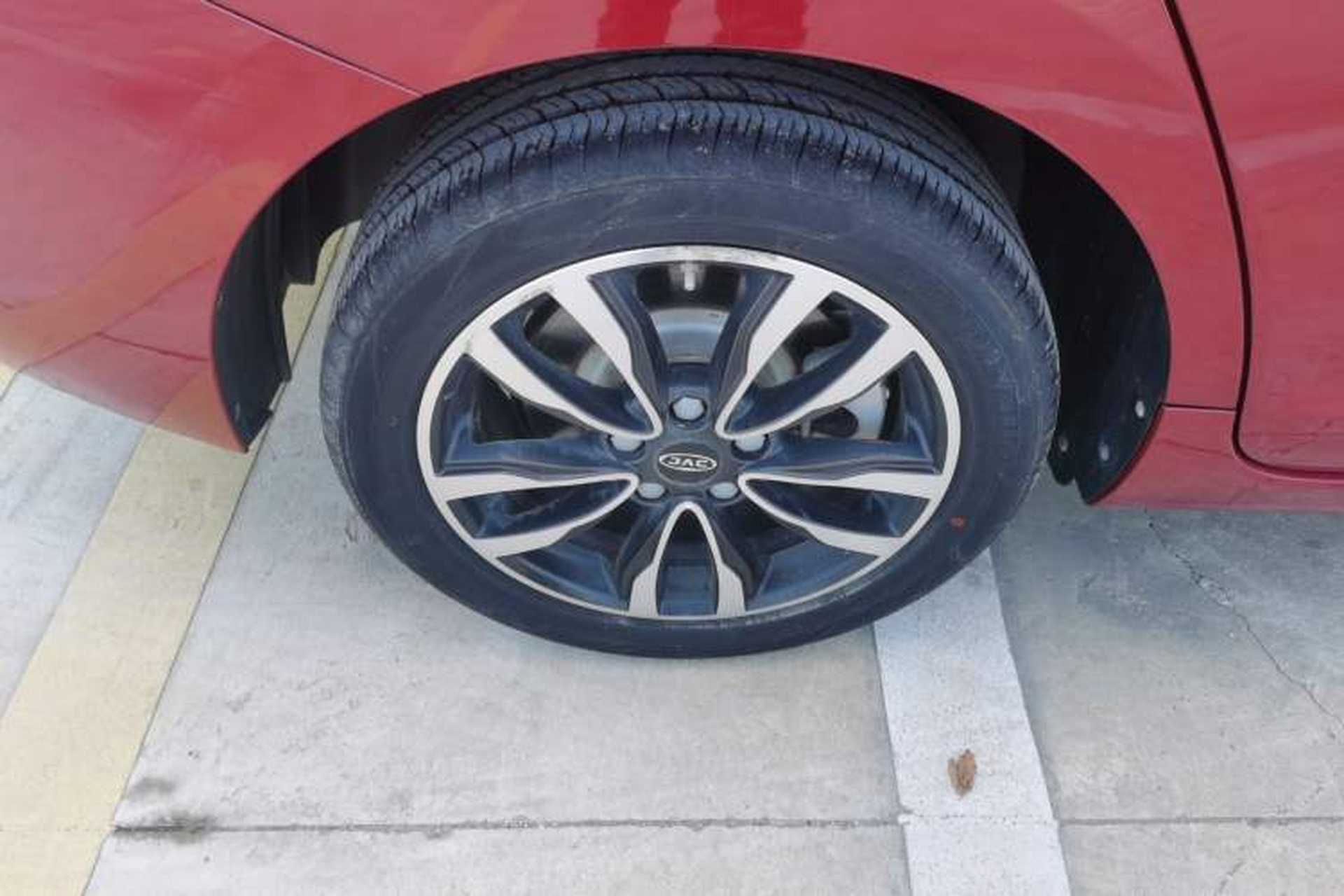 Used JAC J7 2020 1.5T CVT Superior Trim Right Rear Wheel Hub
