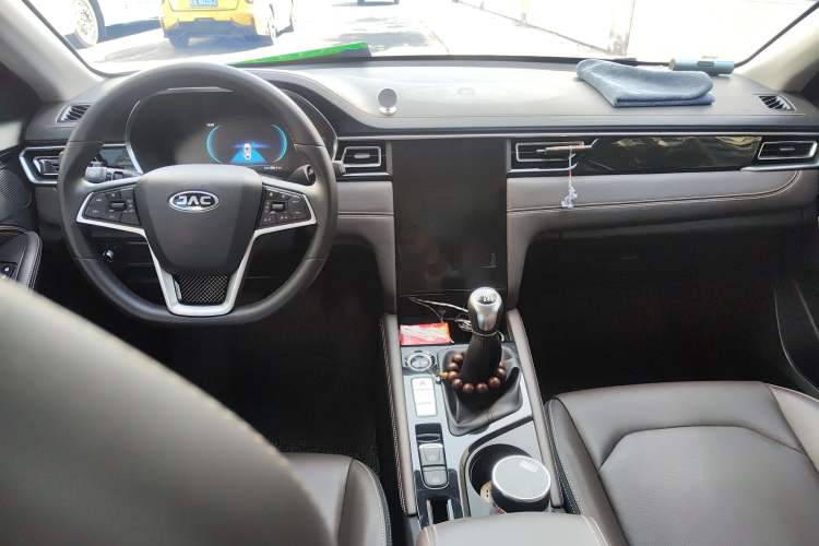 Used JAC J7 2020 1.5T Manual Overdrive Version Center Console