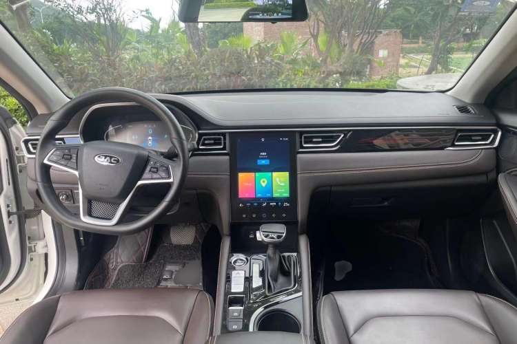 Used JAC J7 2020 1.5T CVT Superior Trim Center Console
