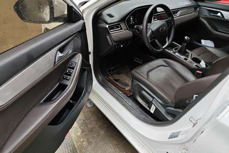 Used JAC J7 2020 1.5T Manual Elite Edition Driver Seat