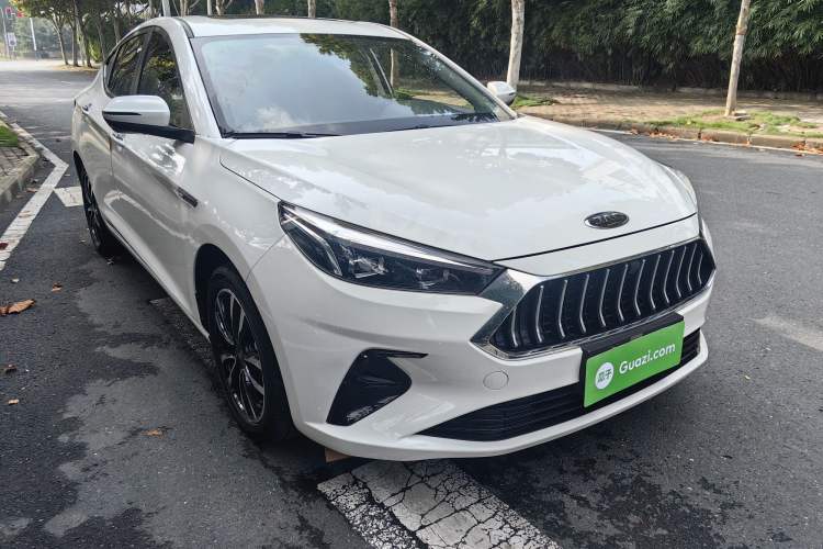 Used JAC J7 2020 1.5T CVT Superior Trim Front Right 45 Deg