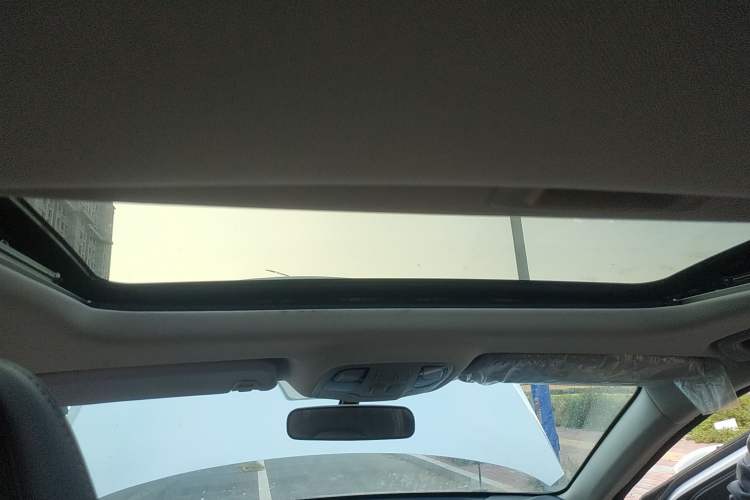 Used JAC J7 2020 1.5T Manual Elite Edition Headliner