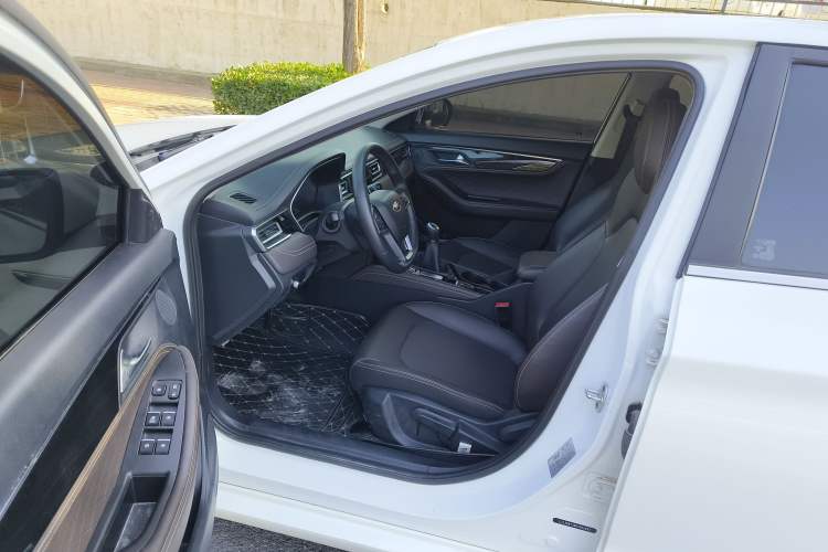 Used JAC J7 2020 1.5T Manual Overdrive Version Interior 2