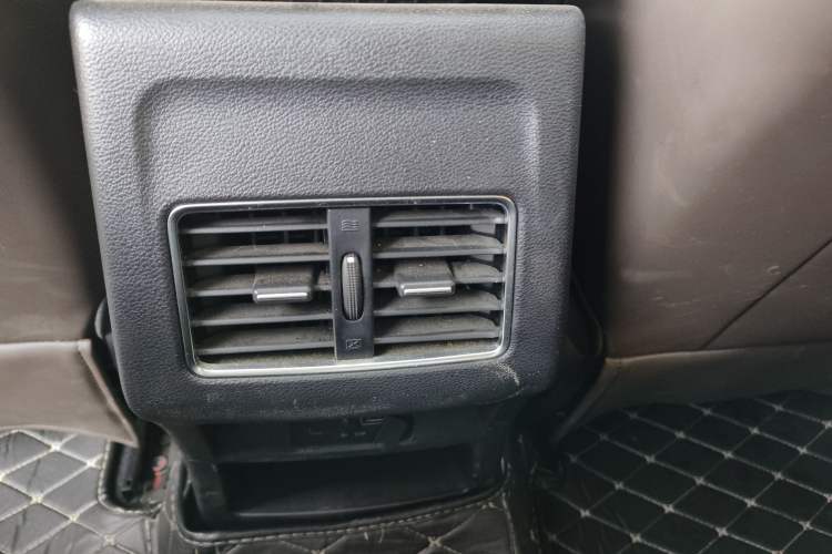 Used JAC J7 2020 1.5T Manual Overdrive Version Interior 8