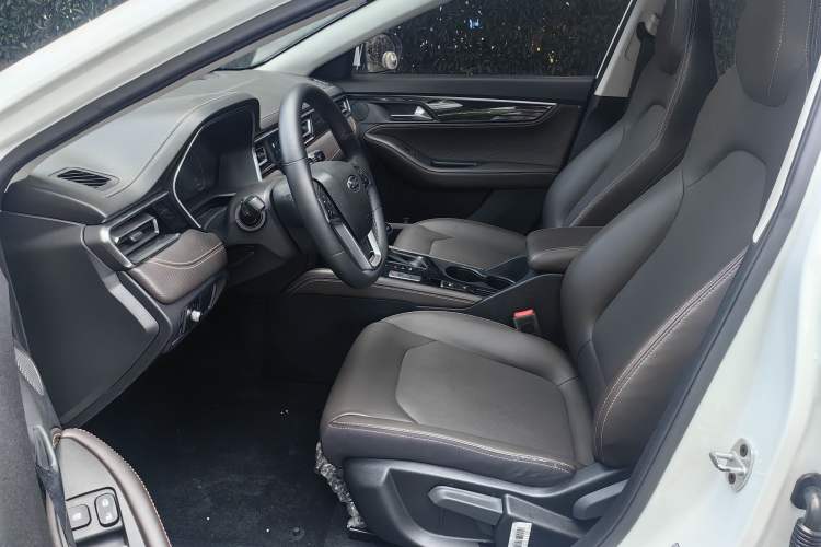 Used JAC J7 2020 1.5T CVT Superior Trim Left Front Seat