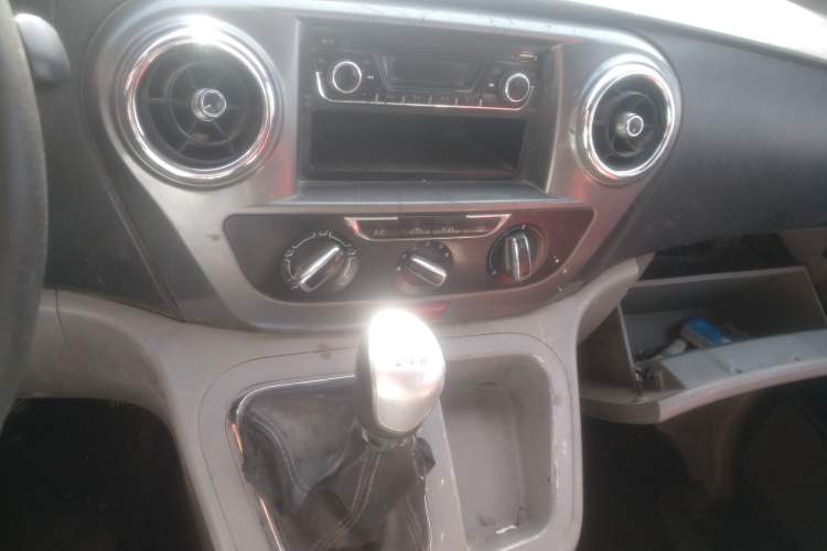 Used JAC M3 2015 Maker Edition 1.6L Luxury Smart Version Audio And AC Panel
