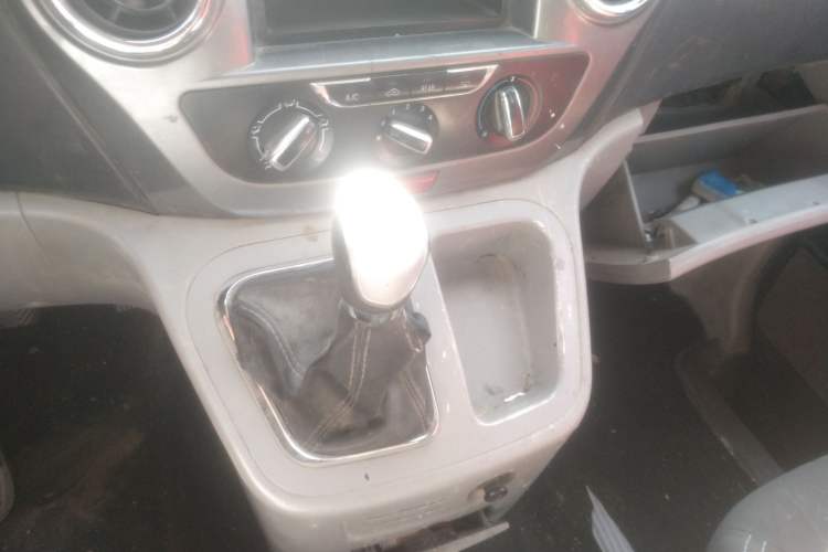 Used JAC M3 2015 Maker Edition 1.6L Luxury Smart Version Gear Lever