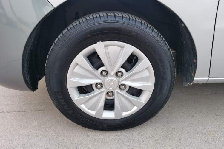 Used JAC M3 2015 Maker Edition 1.6L Luxury Version Left Front Wheel Hub