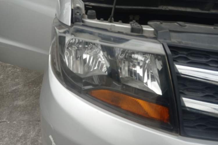 Used JAC M3 2015 Maker Edition 1.6L Luxury Smart Version Right Front Headlight
