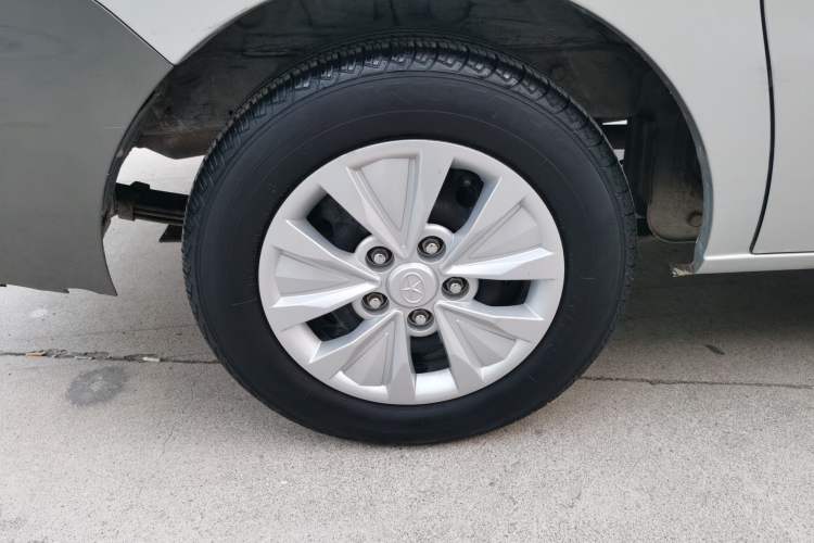 Used JAC M3 2015 Maker Edition 1.6L Luxury Version Right Rear Wheel Hub