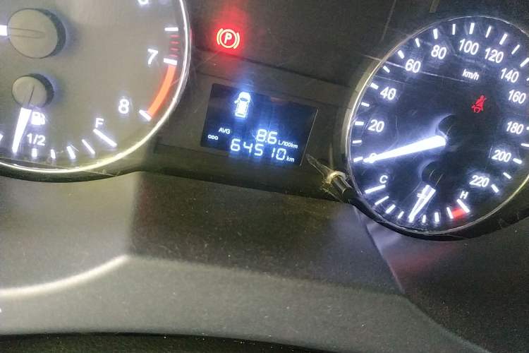 Used JAC M3 2015 Maker Edition 1.6L Luxury Smart Version Odometer Close Up